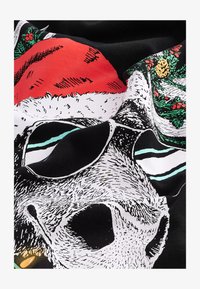 Unselected, black moose