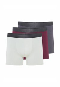Zestaw bokserek w kolorach białym, bordowym i ciemnoszarym; materiał z mieszanki bawełny; elastyczny pas; dopasowany krój; gładka struktura.