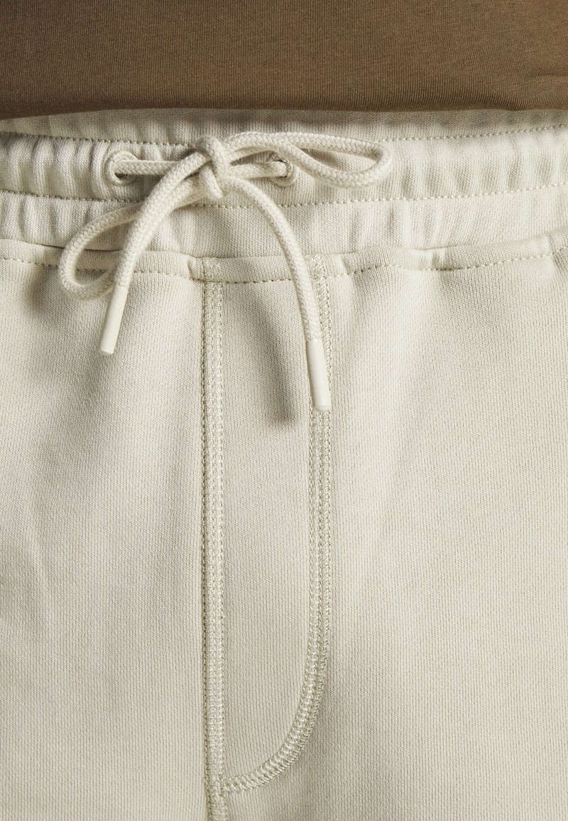 Herren Trainingsanzüge | BOSS SEWALK Shorts light beige/beige - DH32673 Herren Trainingsanzüge | BOSS SEWALK Shorts light beige/beige - DH32673