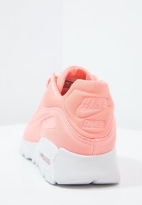 Nike Sportswear Sneakers - coral
