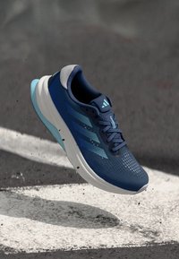 adidas Performance SUPERNOVA SOLUTION - Zapatillas running asfalto - preloved ink   flash aqua   cloud white