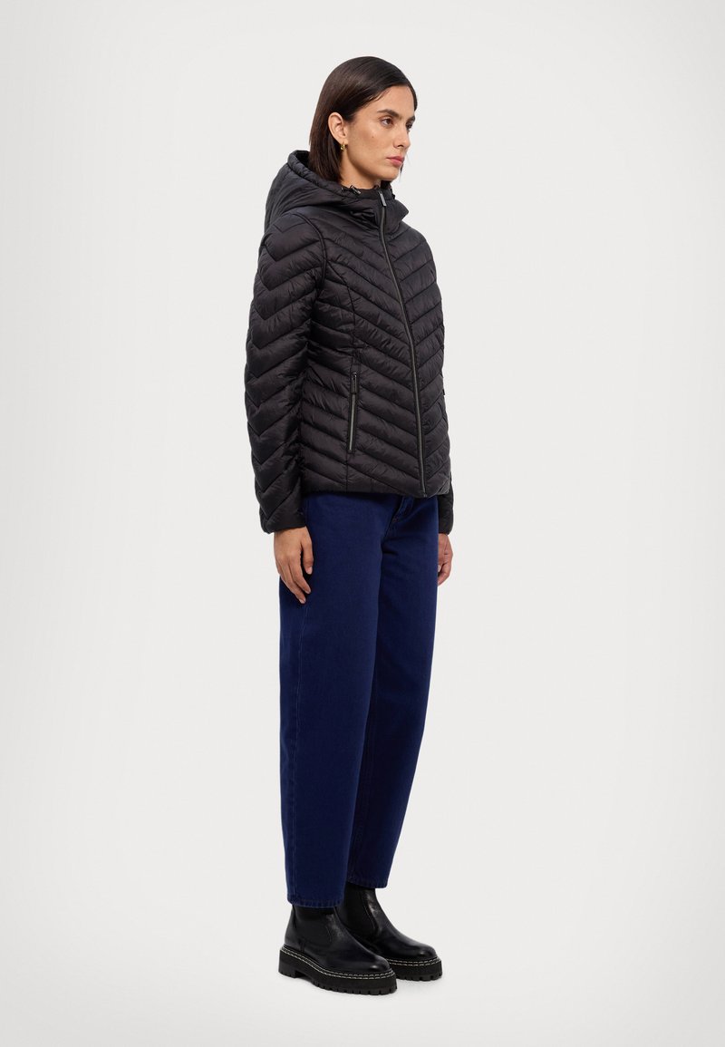 MICHAEL Michael Kors REVERSIBLE LOGO PACKABLE - Lengva striukė - black