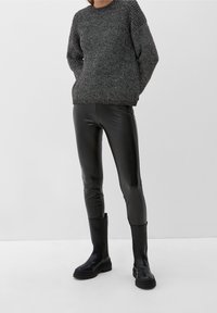 QS Sweter