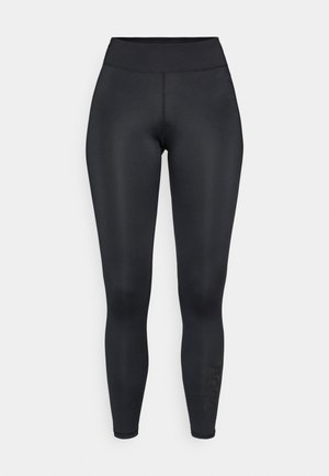 Sorte leggings laget av et glatt, elastisk materiale. Høy midje, tettsittende design, med en logo trykket på nederste venstre ben.