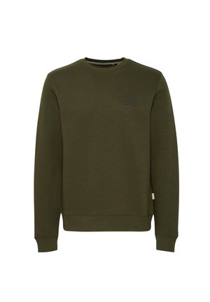 Olivgrön sweatshirt tillverkad av mjukt tyg, med rundad halsringning, ribbade muddar och en subtil logotyp tryckt på bröstet.