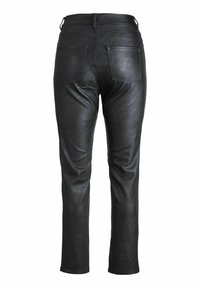 Zwarte leren broek met een gladde textuur, voorzien van twee achterzakken en een middelhoge tailleband. De pijpen zijn slim-fit en recht.