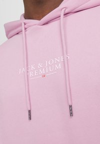 Jack & Jones PREMIUM JPRBLUARCHIE NOOS - Ikdienas džemperis - prism pink