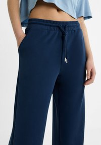 Stradivarius Spodnji deli trenirk - dark blue