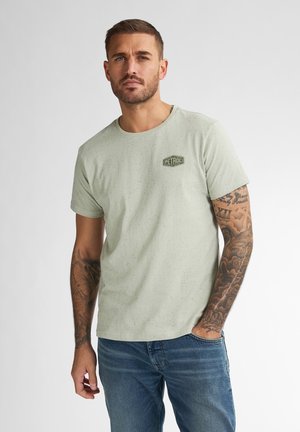Petrol Industries, LOGO SHOREWAY - T-shirt imprimé - desert sage