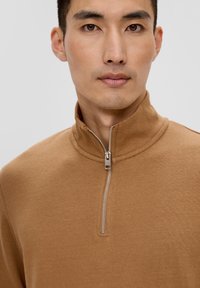 s.Oliver Langarmshirt - sandstein