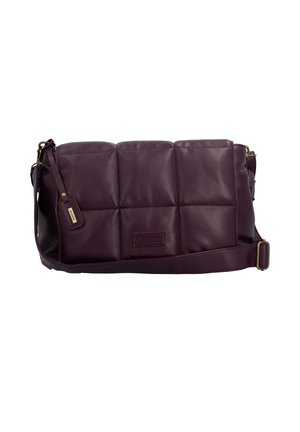 Sac bandoulière en cuir violet profond avec un design matelassé, comportant un accent en matériel doré et une sangle réglable. Forme rectangulaire.