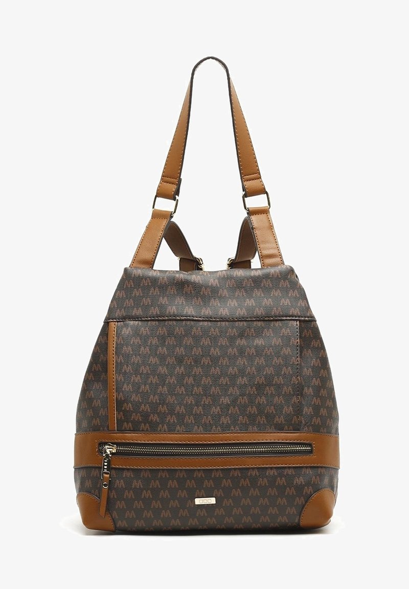 Sac à dos marron à motifs avec accents en cuir beige, doté de bretelles réglables et d'une poche zippée à l'avant. Matériau texturé.