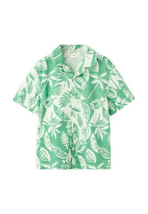 Chemise à manches courtes verte et blanche à boutons, avec motifs de feuilles et de plantes tropicales, col évasé et une poche poitrine.