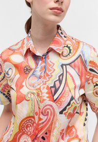 Eterna HEMDBLUSE - REGULAR FIT - Button-down blouse - koralle