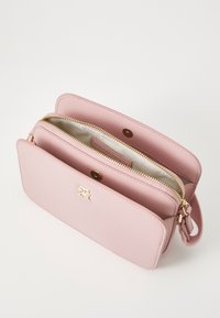 Thumbnail Image 4