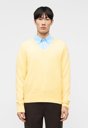 MANU V NECK - Džemperis - vanilla