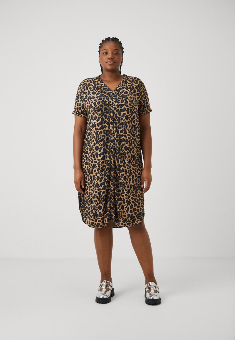 ONLY Carmakoma - CARBABOOST LIFE SHIRT DRESS  - Skjortekjole - black, Forstørre