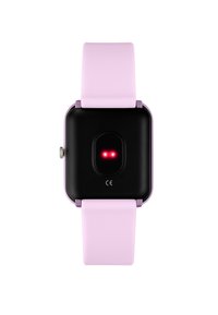 Vista posteriore di un orologio intelligente con quadrante nero quadrato, cinturino in silicone rosa e due luci rosse del sensore al centro.