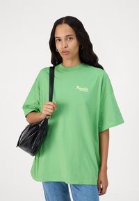 Pegador CHAPI HEAVY OVERSIZED TEE - Tricou cu imprimeu - washed peppermint green