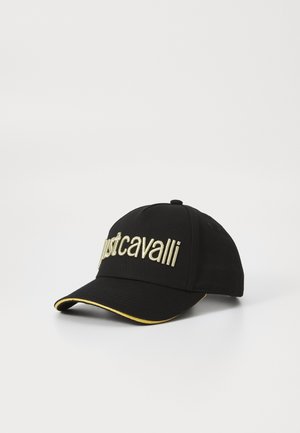 Črna bejzbol kapa z izvezenim logotipom "justcavalli" v zlati barvi. Ima ukrivljen šilt in rumeno obrobo ob robu šilta. Iz bombažne tkanine.