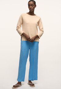 LANIUS IN PUNTO MILANO - Strickpullover - latte