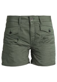 Zelené cargo šortky vyrobené z bavlny, s hladkým povrchem, dvěma předními kapsami s klopami a kovovým zapínáním na knoflík.
