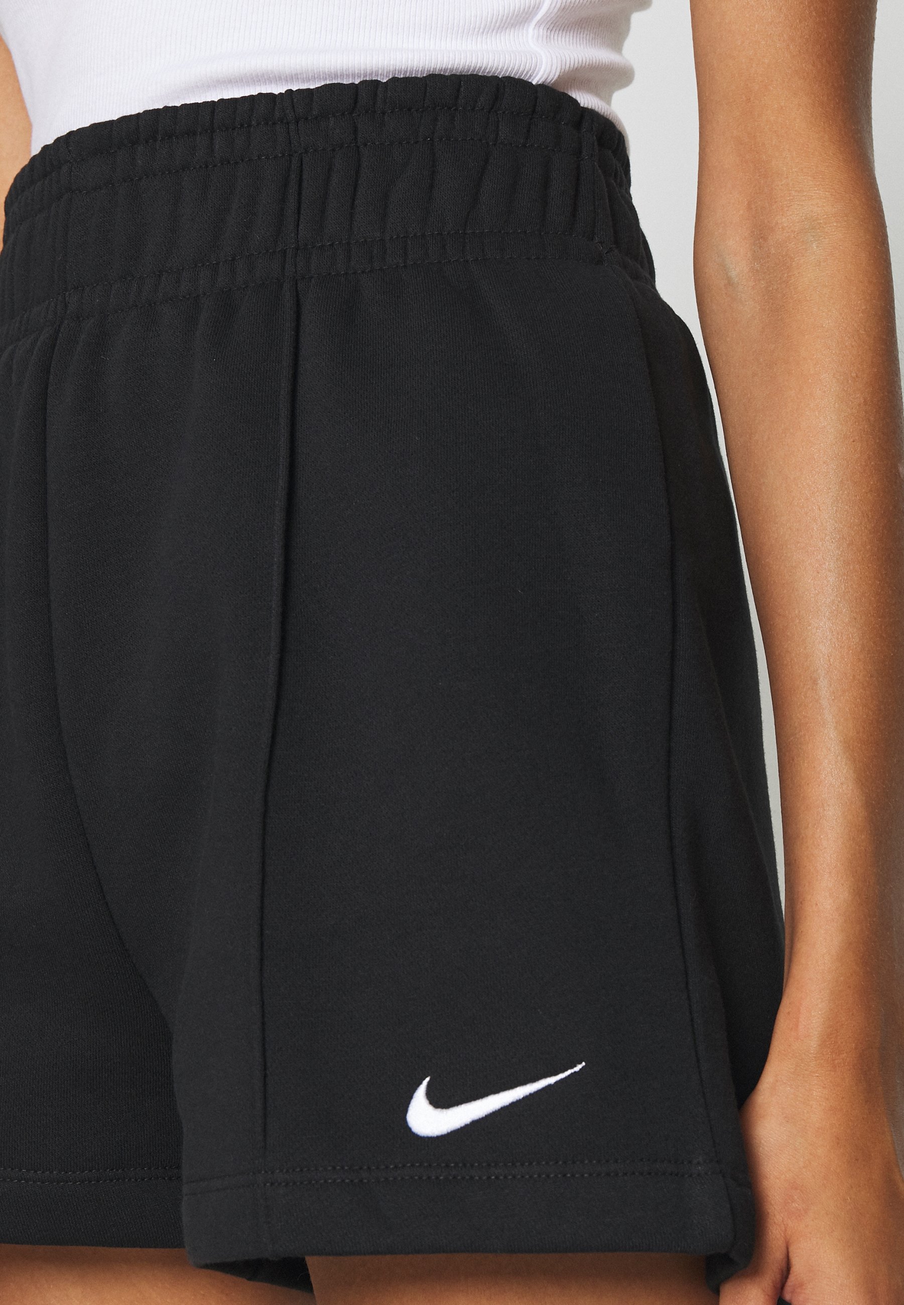 nike trend shorts