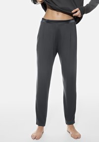 Geselecteerd, thunder grey