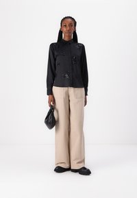 JDY JDYFIFI SHIRT - Pogājama blūze - black