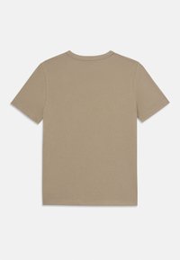 Béžové bavlněné tričko, krátké rukávy, klasický kulatý výstřih, jednoduchý design, hladká textura, bez grafik nebo vzorů, pohled zepředu.