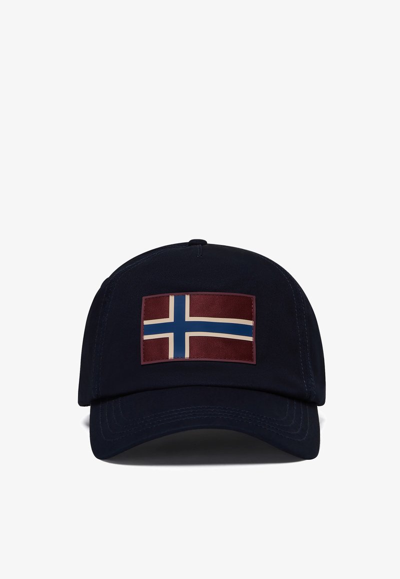 Cappellino blu navy con un patch rettangolare della bandiera norvegese dai colori rosso, bianco e blu; realizzato in tessuto morbido con visiera curva.