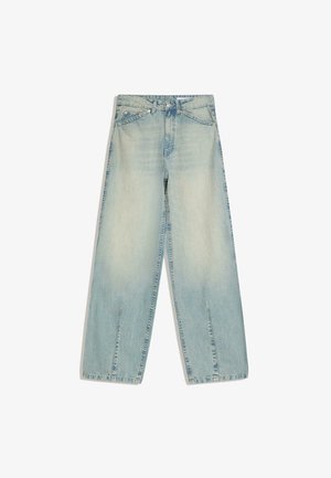 Svetlo modre široke kavbojke z žepi spredaj, zankami za pas, zapenjanjem na gumb in subtilnimi bledimi detajli.