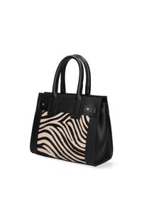 Zwarte leren handtas met een getextureerd crèmekleurig en zwart zebrapatroon paneel. Het heeft dubbele handvatten en een gestructureerd ontwerp.