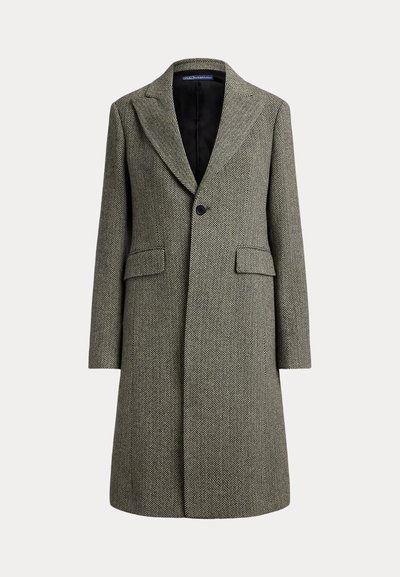 Manteau en laine mi-long à motif chevrons, larges revers, bouton noir unique, deux poches à rabat et doublure intérieure noire.