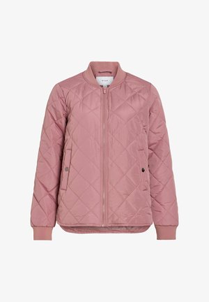 Veste bomber matelassée en rose doux, avec une fermeture éclair frontale, des poches latérales et des poignets côtelés. Texture légère et lisse.