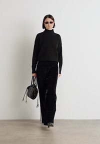 HUGO NARHYSAN - Joggebukse - black