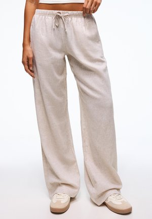 WITH AN ELASTICATED WAISTBAND - Nohavice - sand