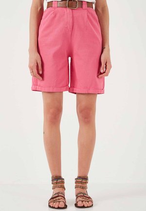LELA REGULAR FIT - Shorts - fuchsia