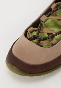 ECCO BY NATACHA RAMSAY-LEVI - BIOM LITE - Balerīnas laiviņas - coffee/nutmeg brown