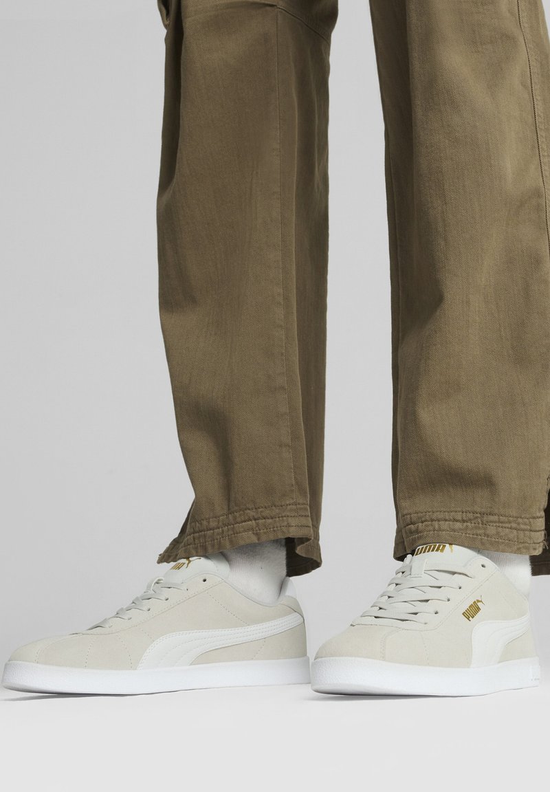 Puma SNEAKERS - Sportcipő - gray- white- gold