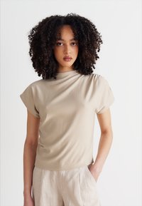 Gestuz RIFA TEE - T-shirt basique - island fossil