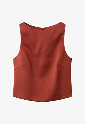 Czerwona bezrękawnik z okrągłym dekoltem, bocznymi kieszeniami i zapięciem na guziki z tyłu. Gładki materiał o matowym wykończeniu.