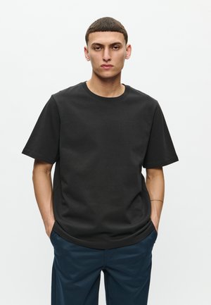 Paprasti marškinėliai - black