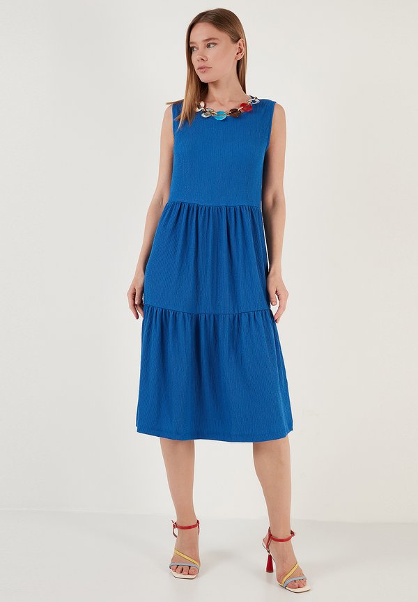 REGULAR FIT - Strickkleid