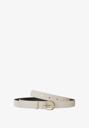 Weißer Kunstledergürtel mit einer einfachen runden Gürtelschnalle in Goldtone und verstellbaren Löchern, mit einer glatten Textur und einem eleganten Design.