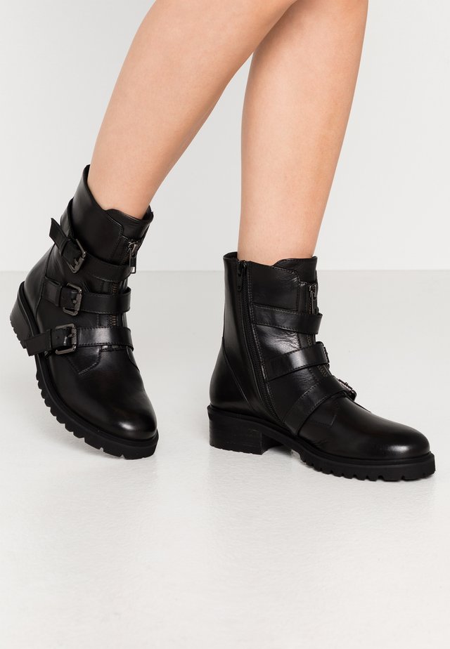 PENELOPE - Santiags - black