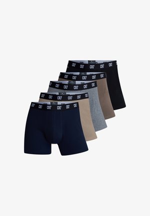 Vijf paar boxershorts in marineblauw, grijs, bruin en zwart. Elk heeft een CR7-logo op de elastische tailleband. Zacht, rekbaar katoenen materiaal.