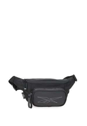 Riñonera negra de Reebok con correa ajustable, dos compartimentos con cremallera y logo blanco de Reebok en el bolsillo frontal.