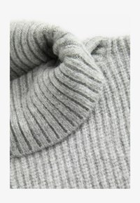 Sélectionné, grey