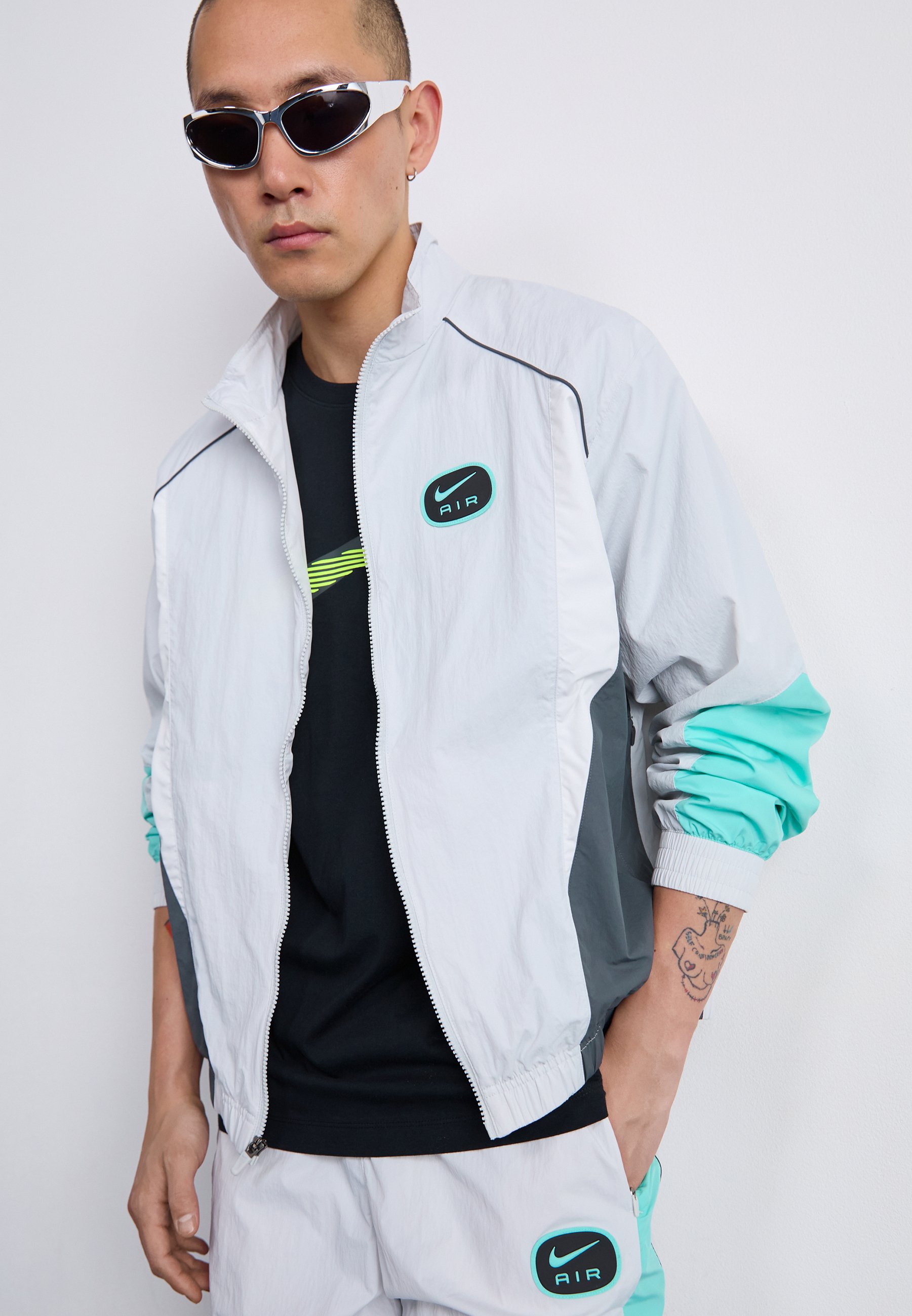 nike tropical windbreaker